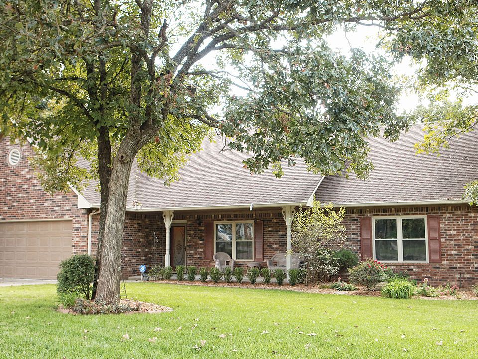 Lovely Full Brick Home in Whispering Creek Estates.  Lots of upgrades were made in 2 different remodels.