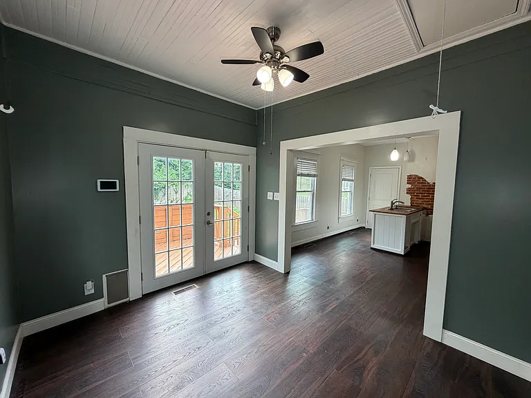 2919 Dempster St — Photo 18