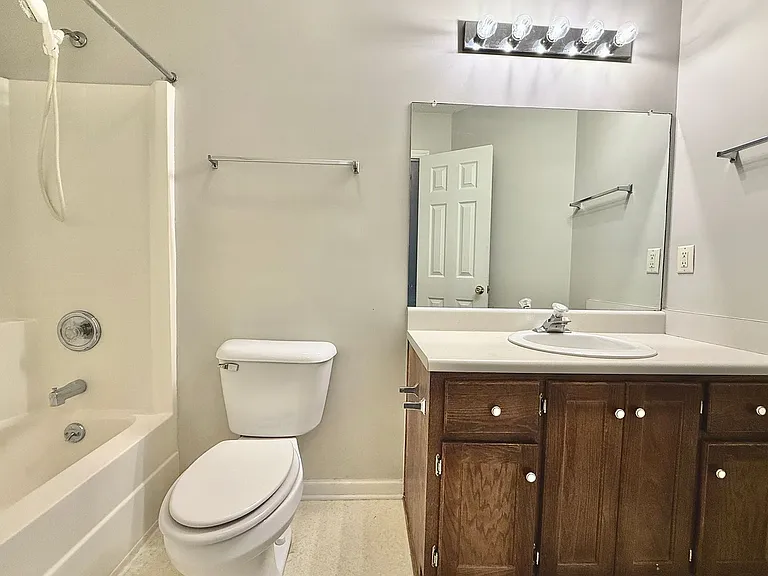 1130 Montclair Dr — Photo 28