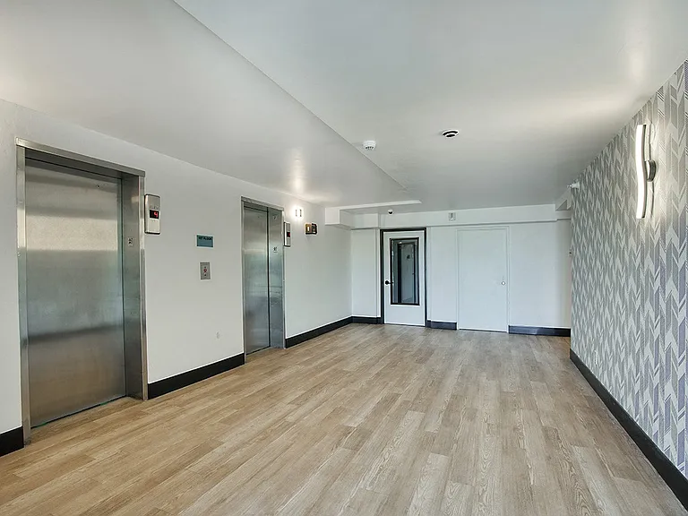 Presidio Palms Apartments — Photo 49