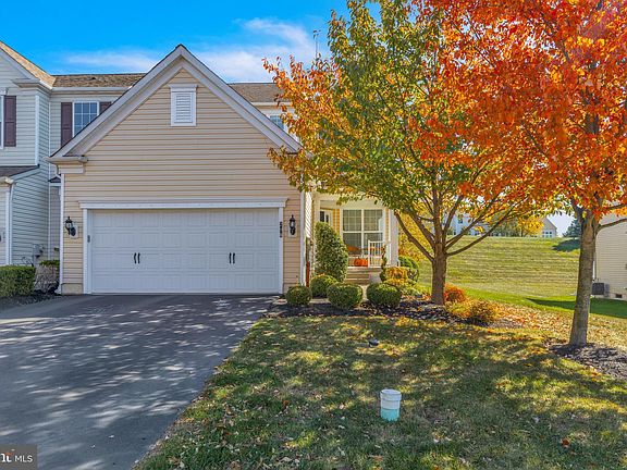 3rd image of 298 N Caldwell Cir