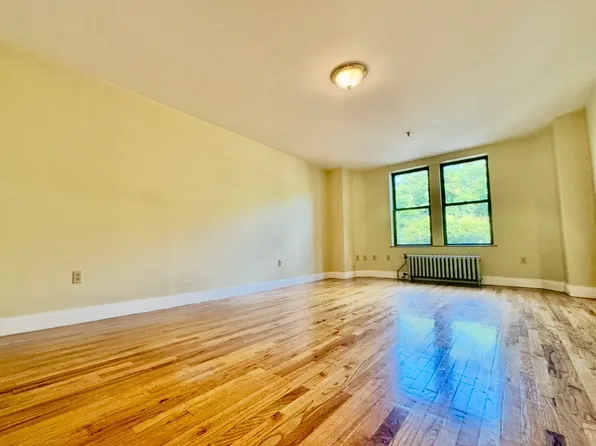 (undisclosed Address), Dobbs Ferry, NY 10522