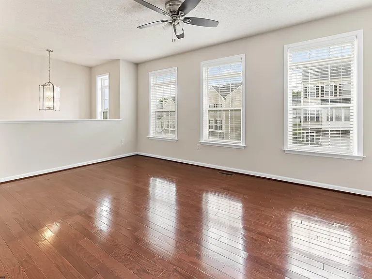 3313 Sun Ct — Photo 15