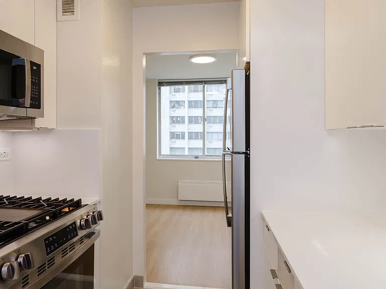 730 Columbus Ave #2P — Photo 13