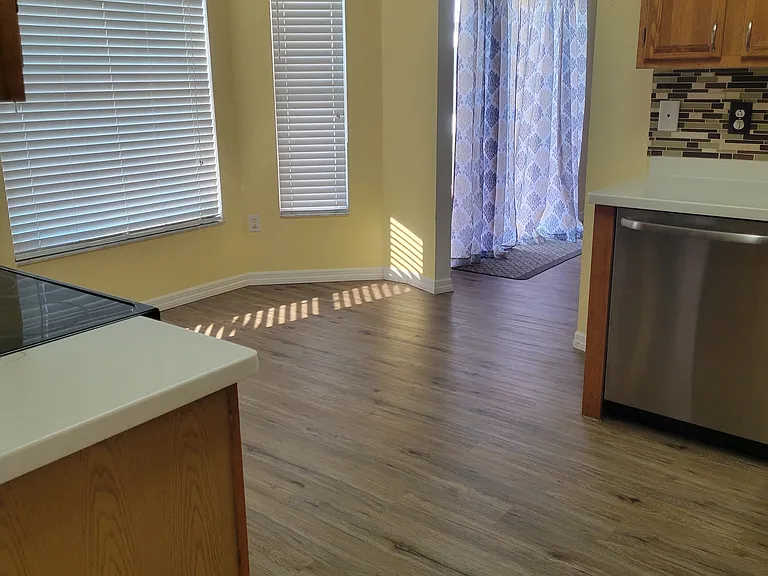 1324 Franford Dr — Photo 9