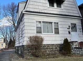 261 Tom Hunter Rd, Fort Lee, NJ 07024