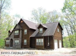 364 Blue Ridge Dr, Canadensis, PA 18325