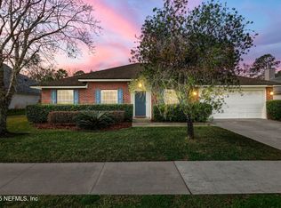 12046 London Lake Dr W, Jacksonville, FL 32258