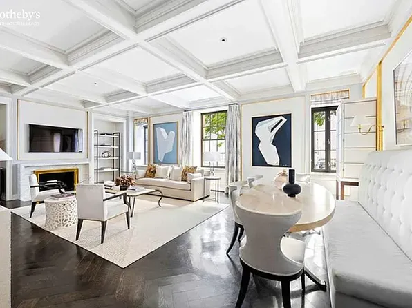 907 5th Ave, New York, NY 10021