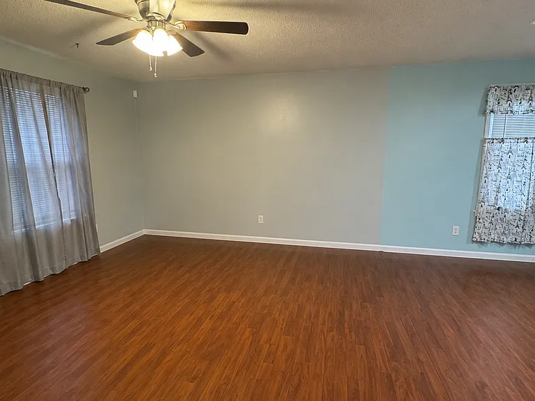 1006 Tuscaloosa St — Photo 3