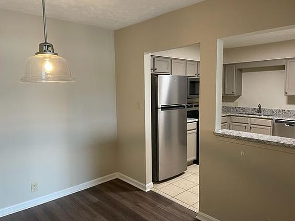 3rd image of 1505 La Fontenay Ct