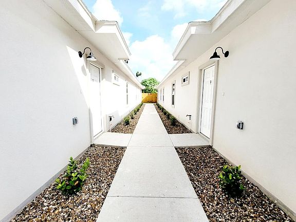 3rd image of 3819 Bella Costa Dr #2