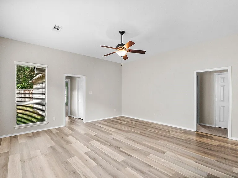 2419 Keegan Hollow Ln — Photo 19