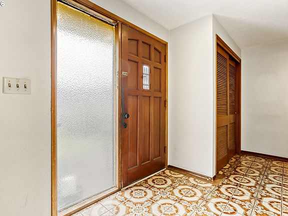 3rd image of 16659 SE Powell Blvd