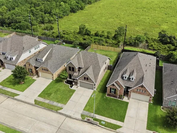 4743 Bay Vista Dr, Baytown, TX 77523