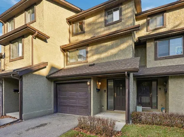 69 S Glamis Gdns SW, Calgary, AB T3E 6S4