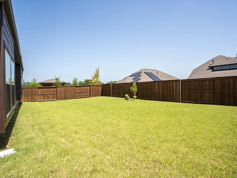 4370 Lavina Ln — Photo 33