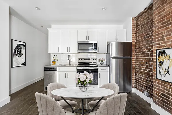 Rented by Compass | media 2