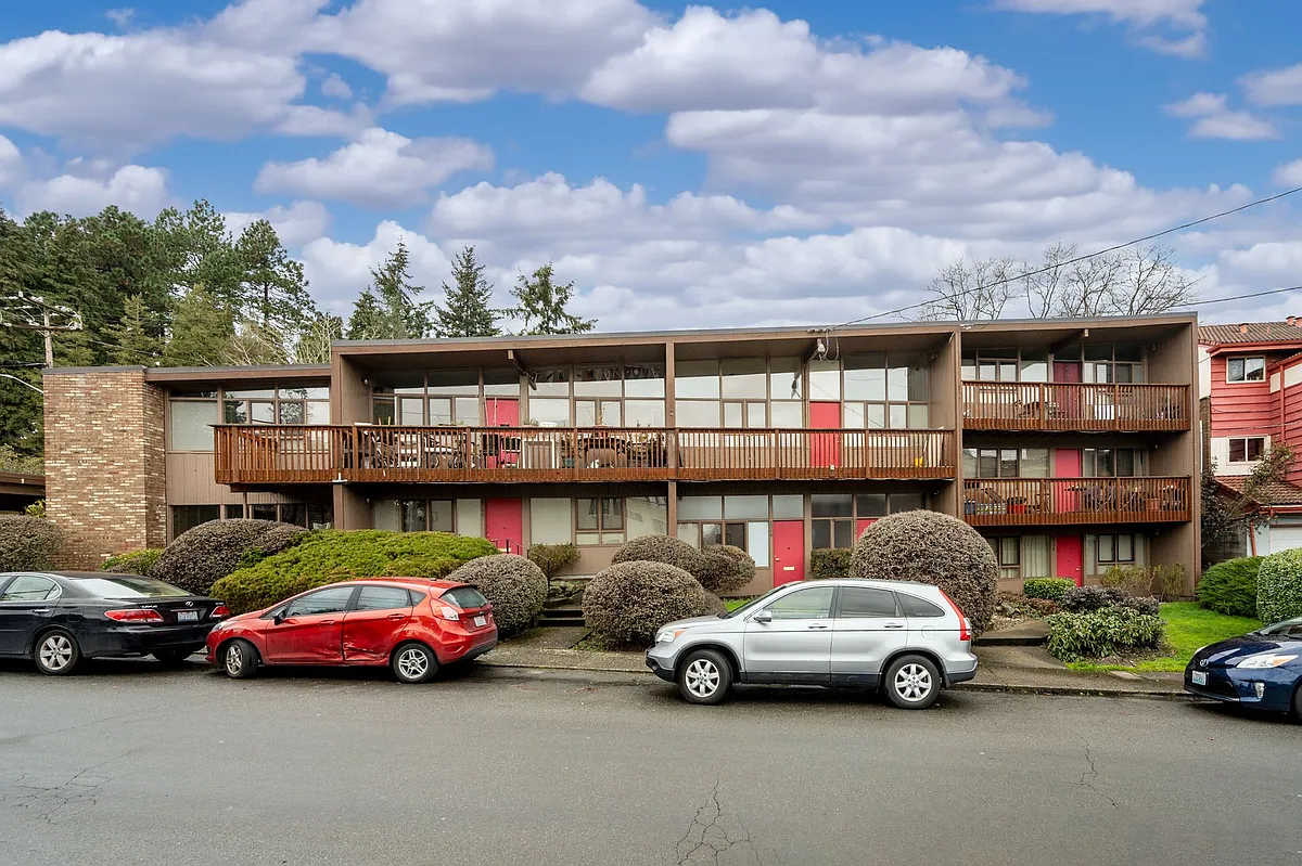 Building Photo - Ravenna Park Vista