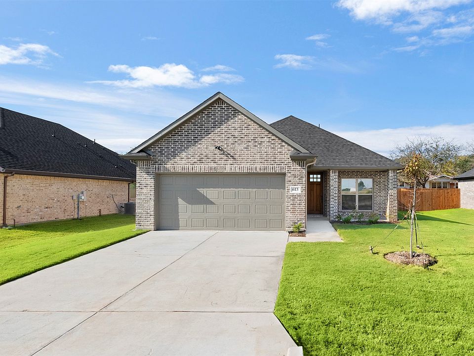 1st image of 613 Escovedo Dr
