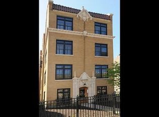 545 W Roscoe St #3, Chicago, IL 60657