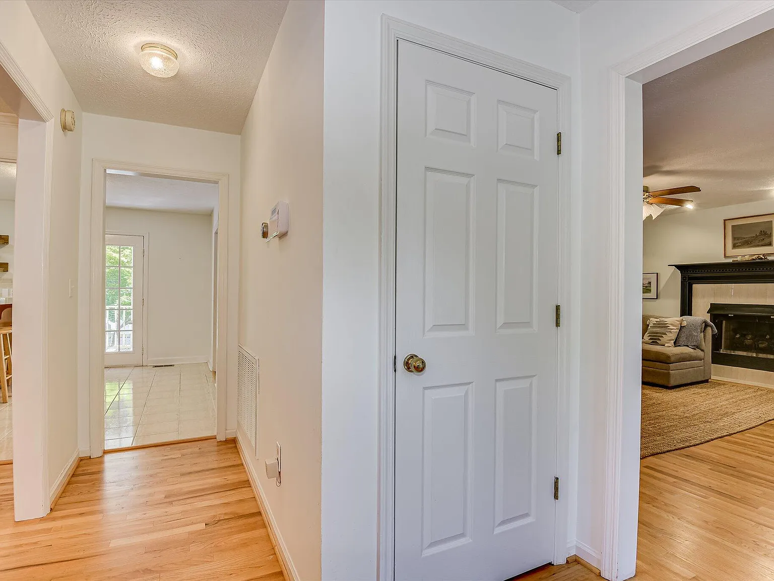 3 bed, 3.5 bath, 2186 sqft, $2,950 — Photo 4