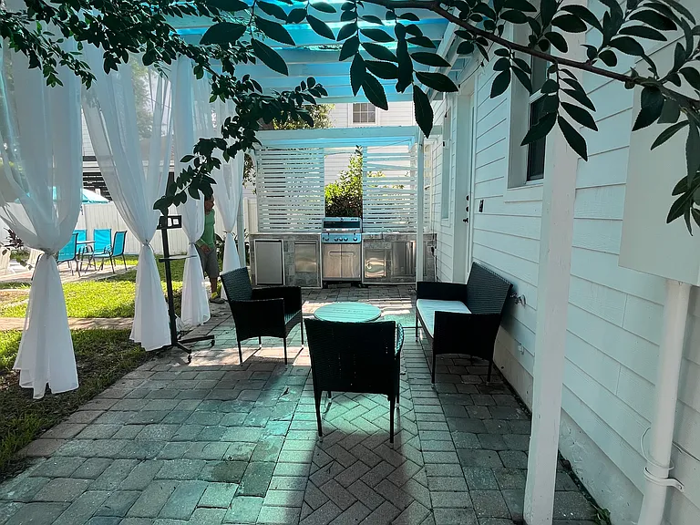 28 E Rosevear St — Photo 14