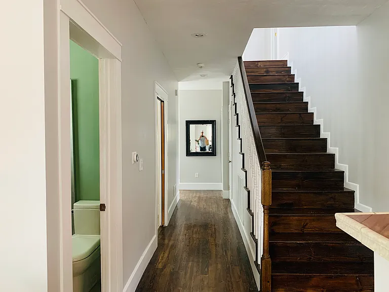 730 W Howe St #1 — Photo 14