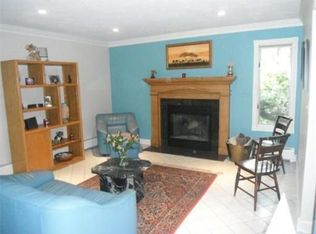 10 Pond St, Hopkinton, MA 01748
