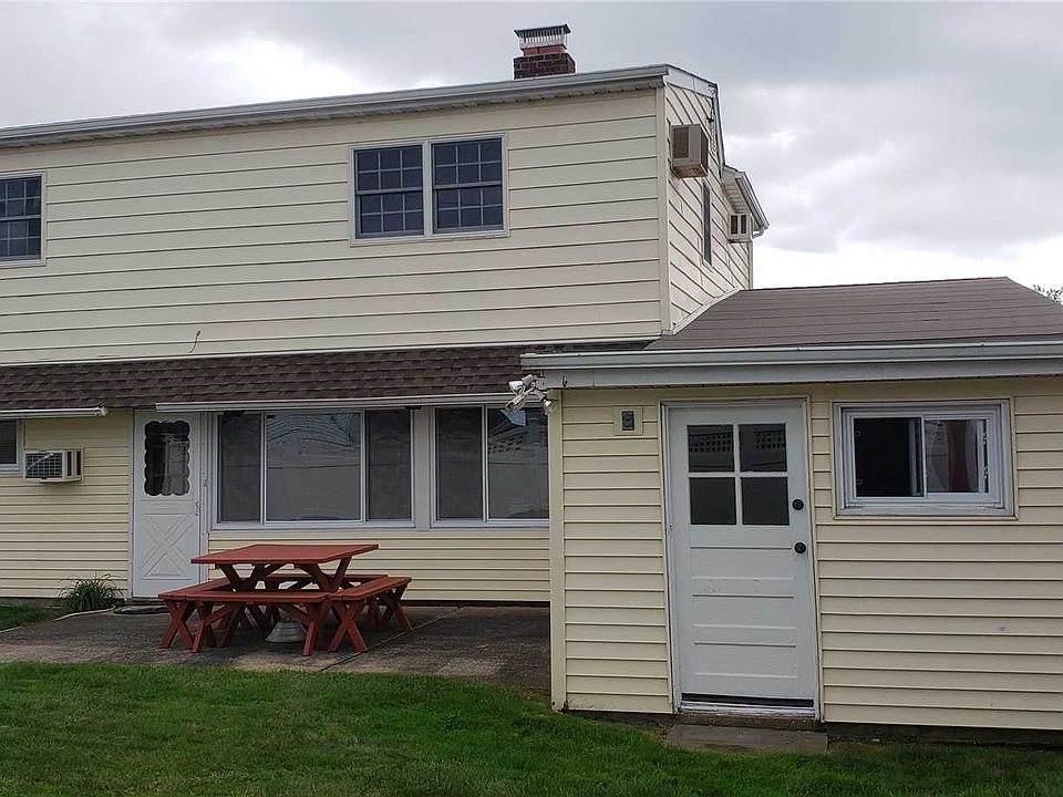 2nd image of 32 Piper Ln