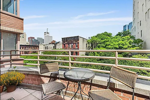 393 W 49th St Photo 1 393 W 49th St Photo 1