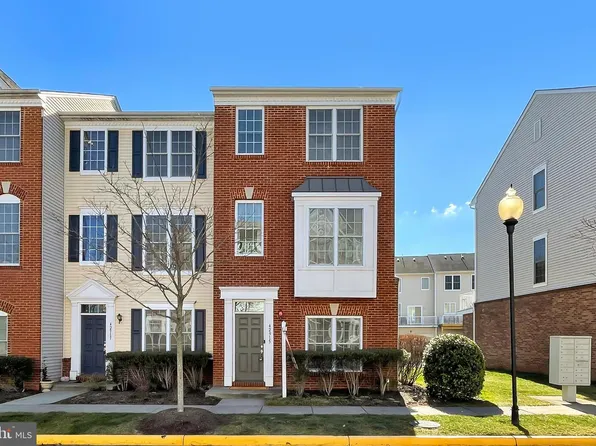 42915 Pamplin Ter, Chantilly, VA 20152
