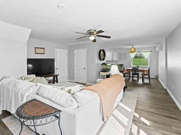 525 Sharp Springs Rd, Winchester, TN 37398