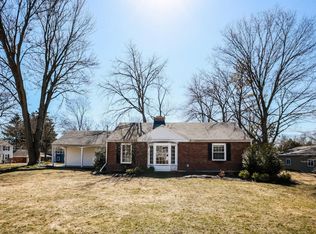 1039 Lakeside Dr SE, East Grand Rapids, MI 49506