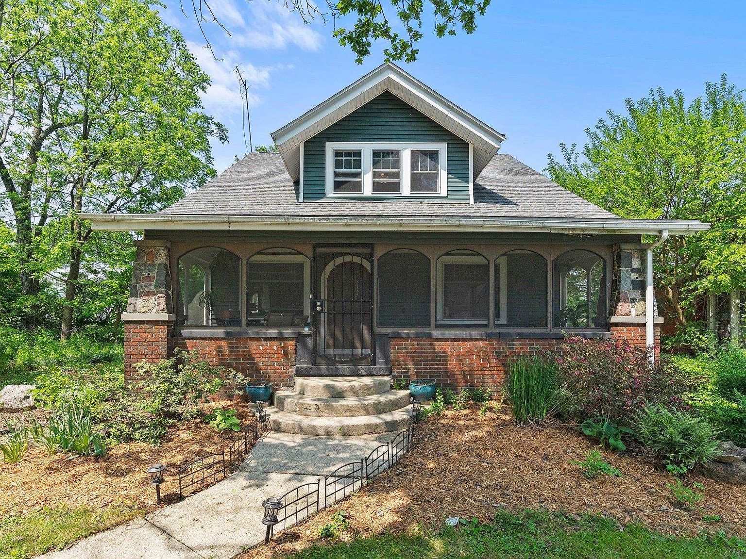 285 N Center St, Waterloo, IN 46793 Zillow
