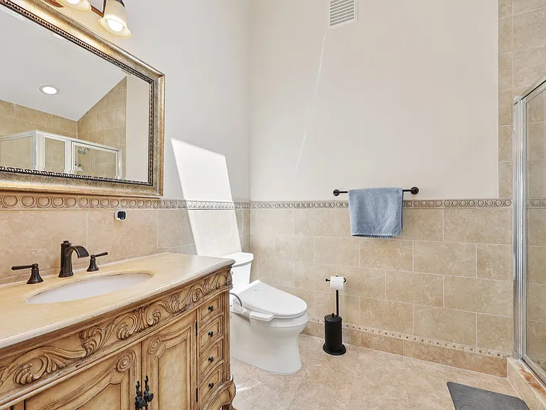 421 Lafayette Ave — Photo 9