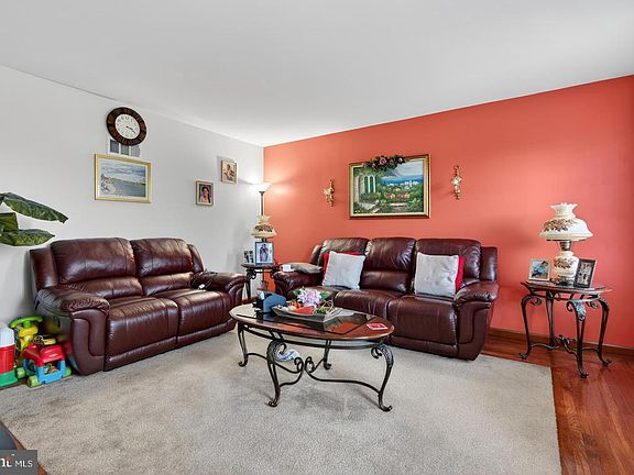 5th image of 2 Wildflower Ln