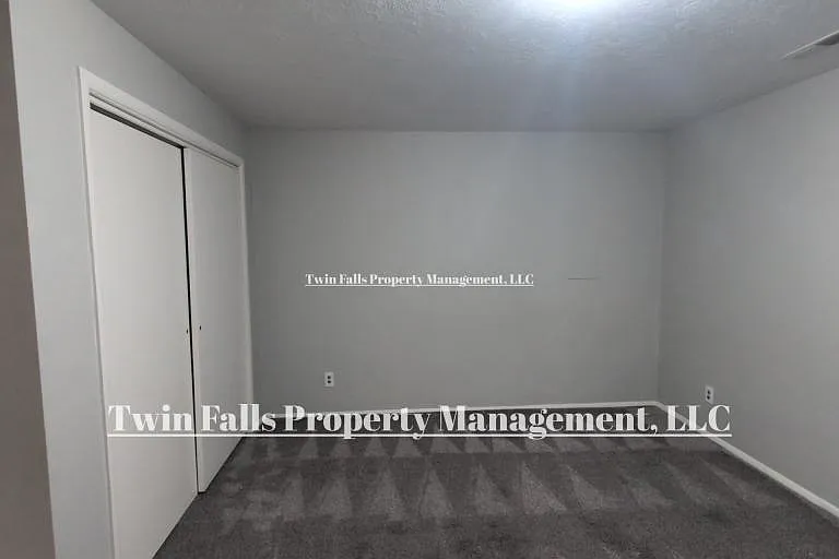 256 Crestview Dr — Photo 21