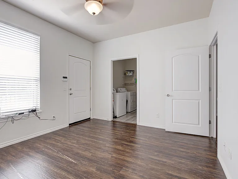 1812 Alameda St #221-1-221 — Photo 14