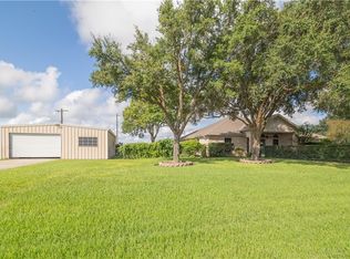 121 Longview Dr, Victoria, TX 77904