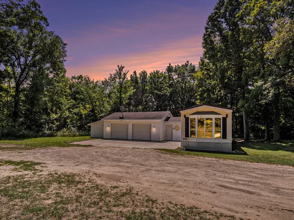 15700 Sparta Ave, Kent City, MI 49330