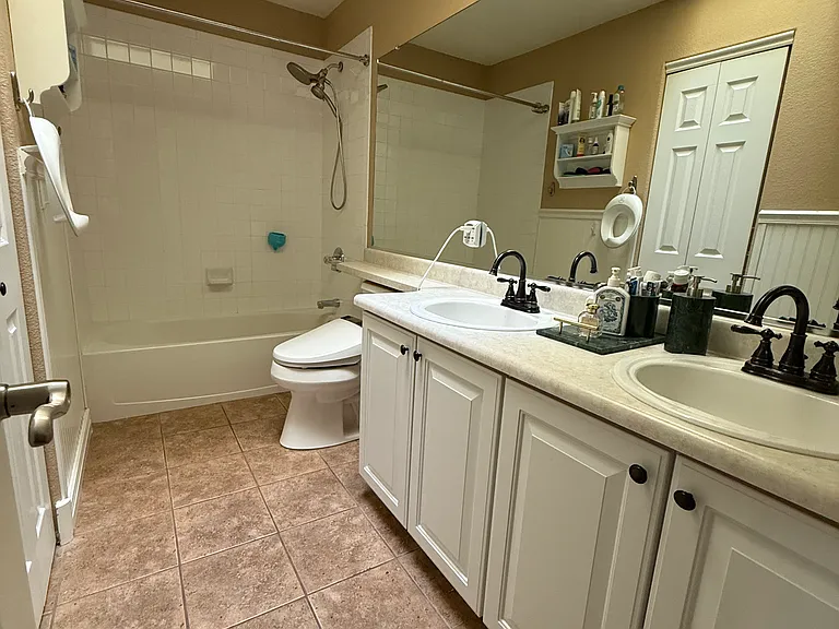 Main Floor full bathroom