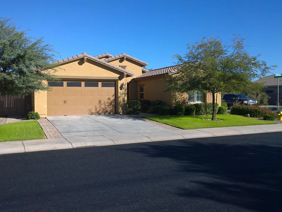 2678 E Ficus Way
