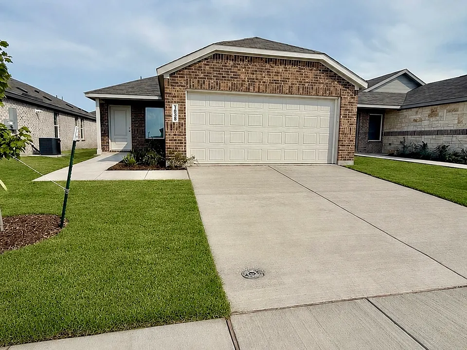 1409 Merlin Bluff St