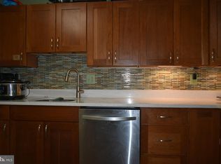 2 Fairmont Pl, Sterling, VA 20165