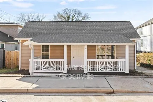 103 Sterling St Photo 1