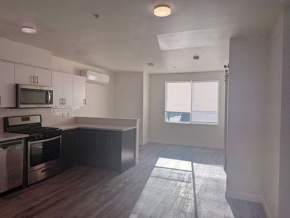 4th image of 1714 Columbia St APT 7