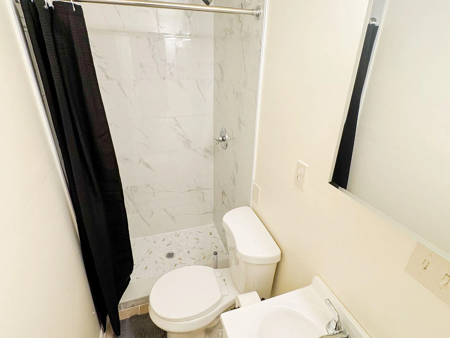 4 bed, 2.0 bath, 1100 sqft, $879 — Photo 4
