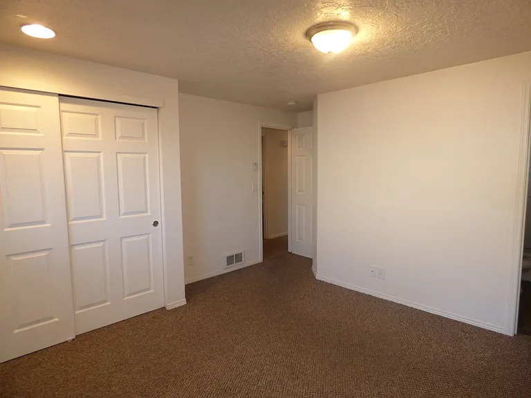 4811-4813 Cougar Ct SE — Photo 14