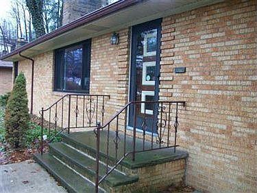 3rd image of 6872 Glenella Dr